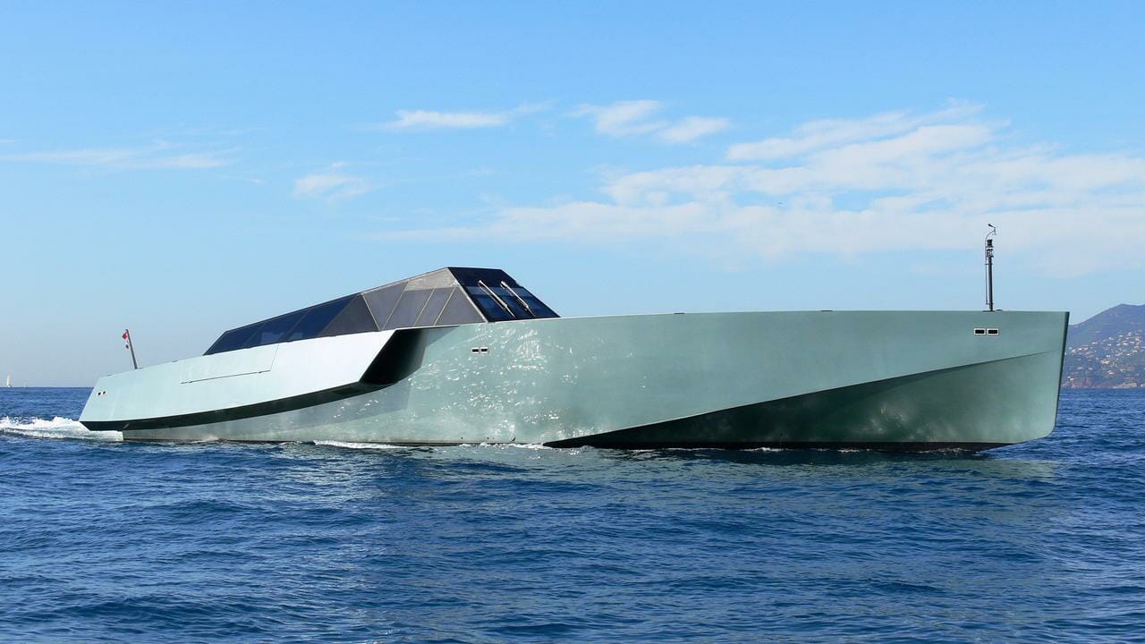 fastest power yacht