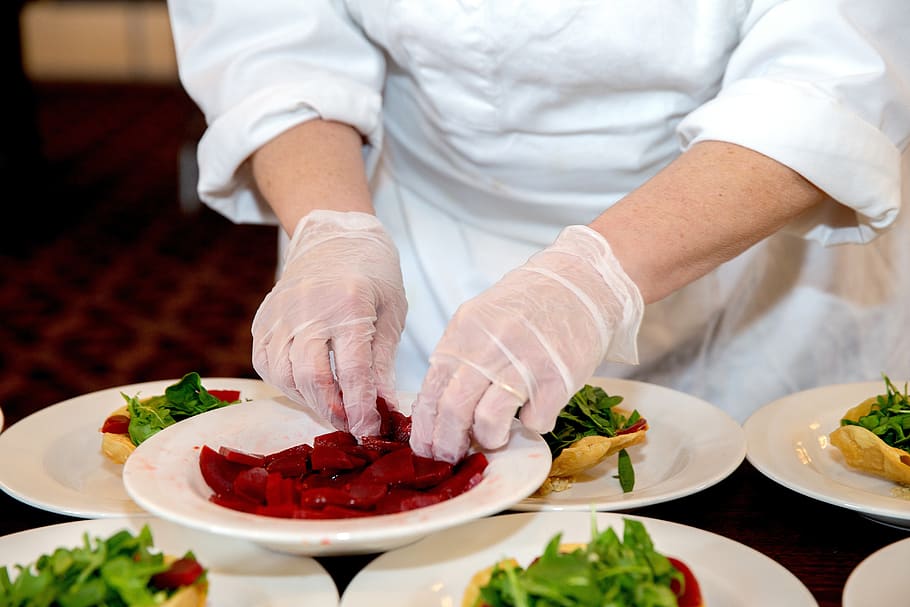 Flood Victims receive Gourmet Meals from Renowned Chefs